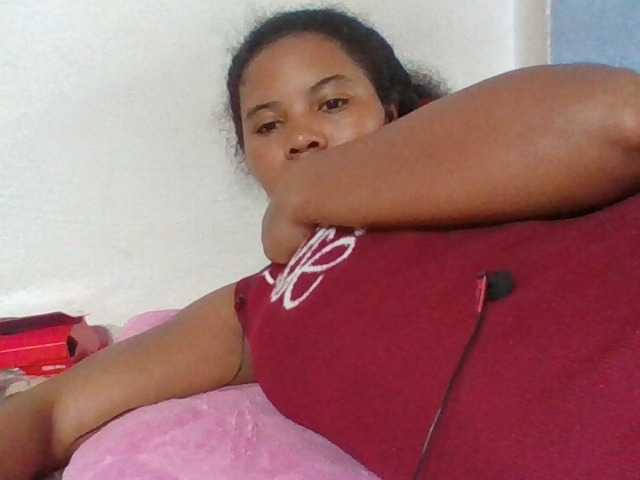 Juliah1a live cam on BongaCams