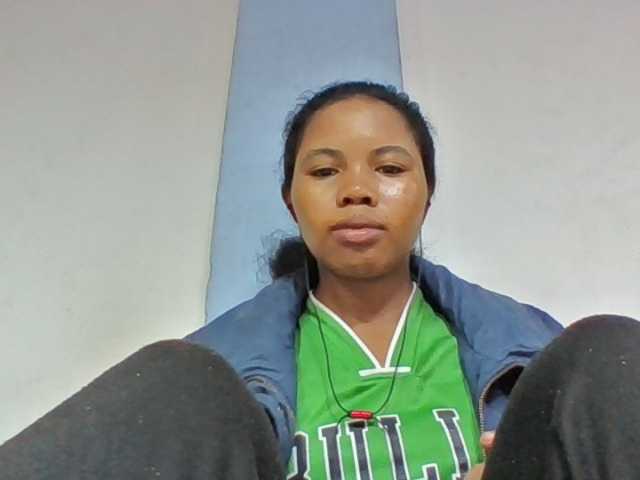 Juliah1a live cam on BongaCams