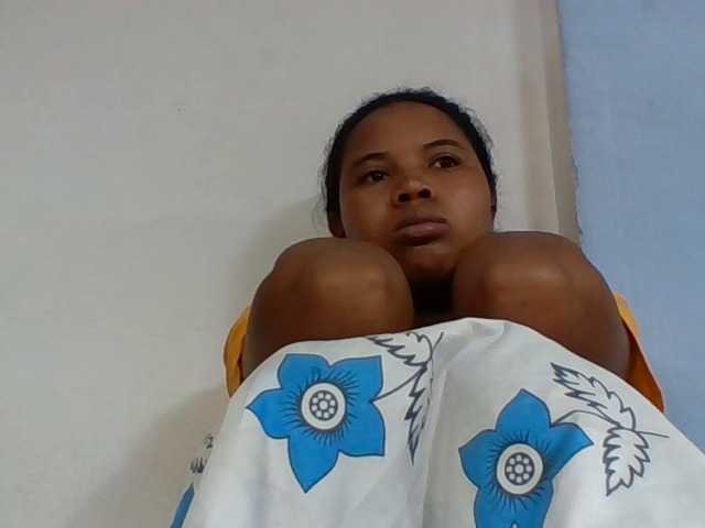 Juliah1a live cam on BongaCams