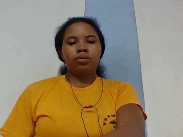 Juliah1a live cam on BongaCams