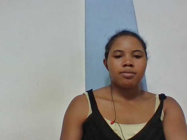 Juliah1a live cam on BongaCams