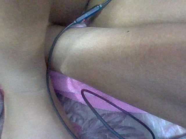 Juliah1a live cam on BongaCams