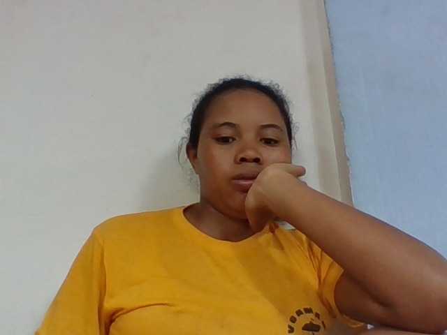 Juliah1a live cam on BongaCams