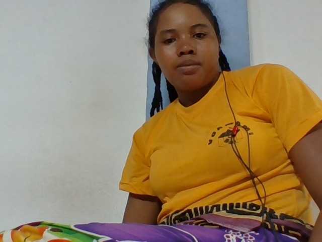 Juliah1a live cam on BongaCams