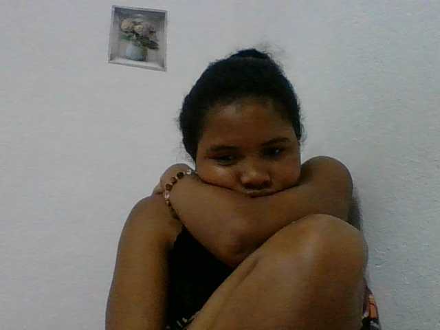 Juliah1a live cam on BongaCams