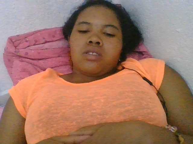 Juliah1a live cam on BongaCams