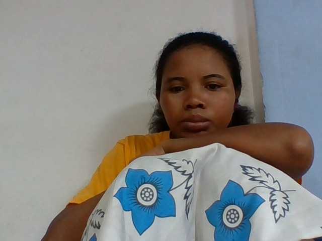 Juliah1a live cam on BongaCams