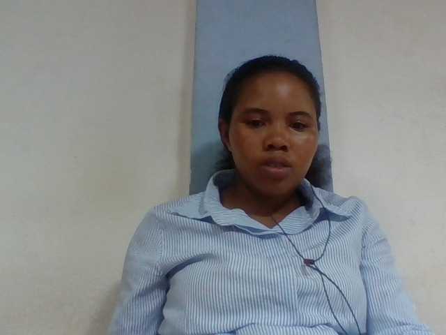 Juliah1a live cam on BongaCams