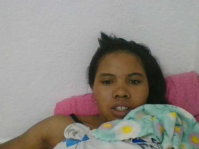 Juliah1a live cam on BongaCams