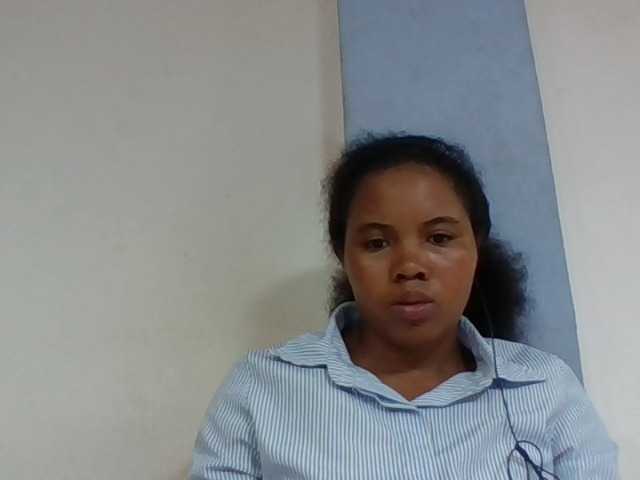 Juliah1a live cam on BongaCams