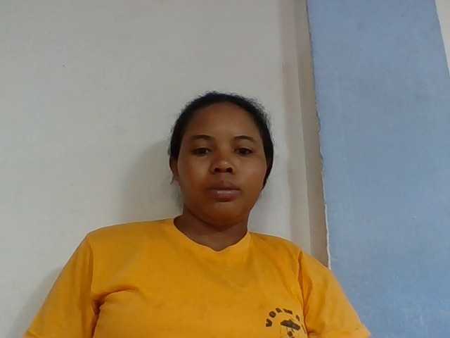 Juliah1a live cam on BongaCams