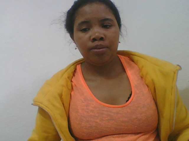 Juliah1a live cam on BongaCams