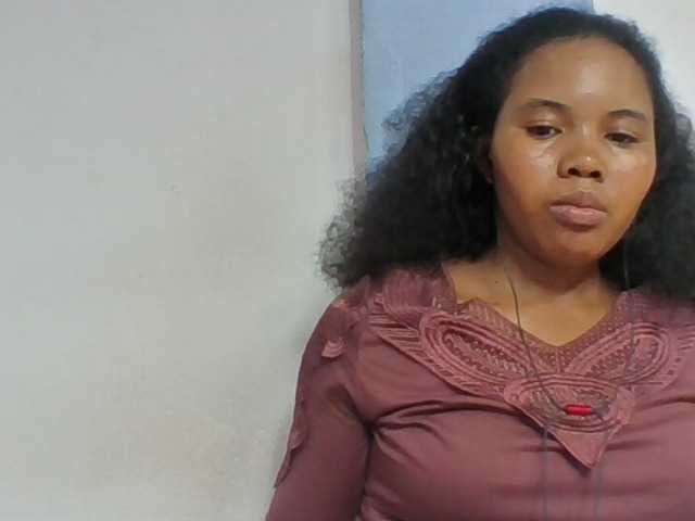 Juliah1a live cam on BongaCams