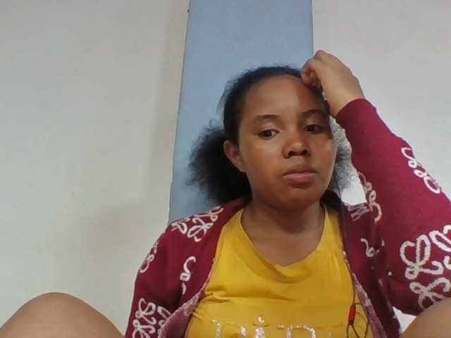 Juliah1a live cam on BongaCams