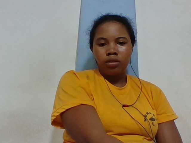 Juliah1a live cam on BongaCams