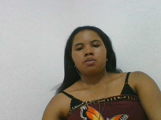 Juliah1a live cam on BongaCams