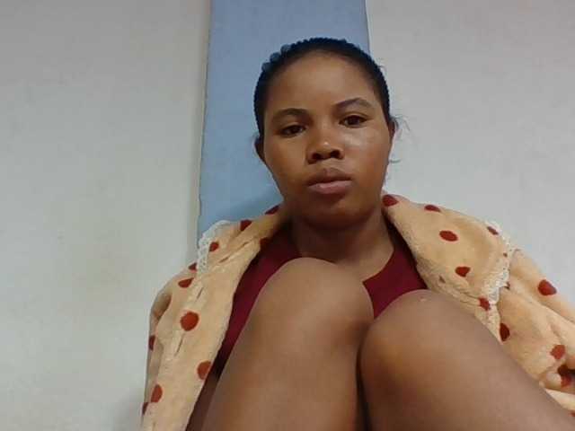 Juliah1a live cam on BongaCams