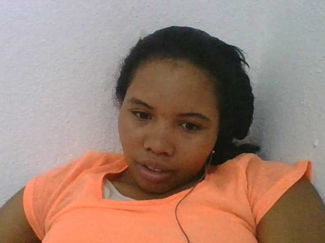 Juliah1a live cam on BongaCams