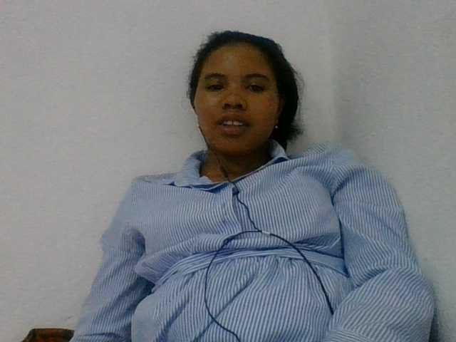 Juliah1a live cam on BongaCams