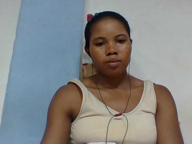 Juliah1a live cam on BongaCams
