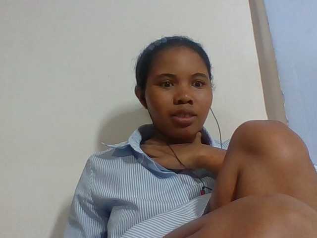 Juliah1a live cam on BongaCams