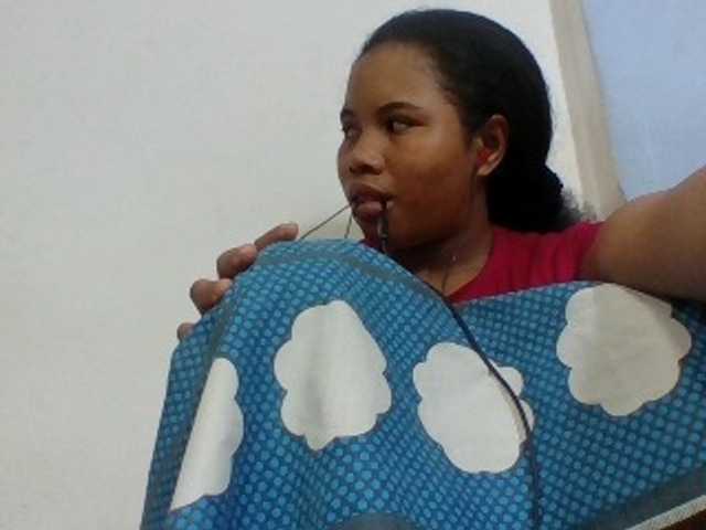 Juliah1a live cam on BongaCams