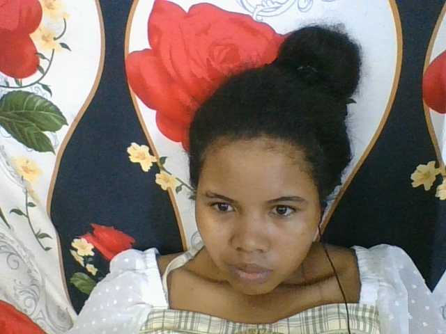 Juliah1a live cam on BongaCams