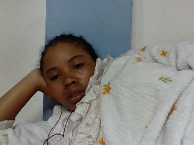 Juliah1a live cam on BongaCams