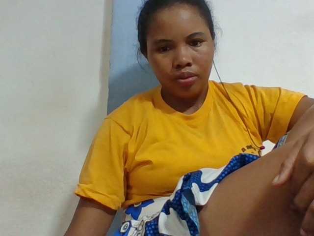 Juliah1a live cam on BongaCams