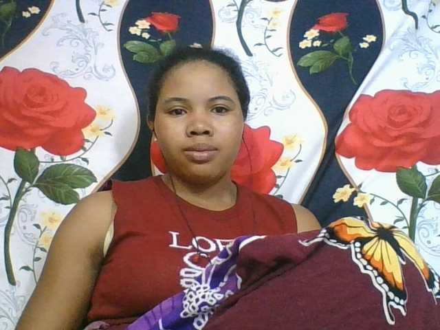 Juliah1a live cam on BongaCams