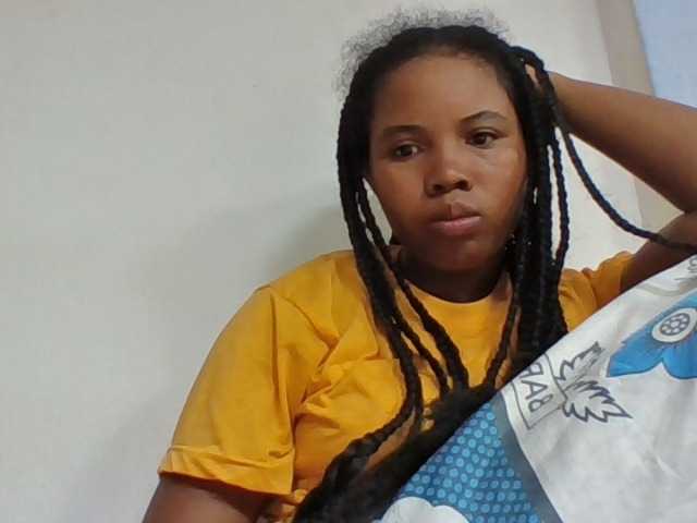 Juliah1a live cam on BongaCams