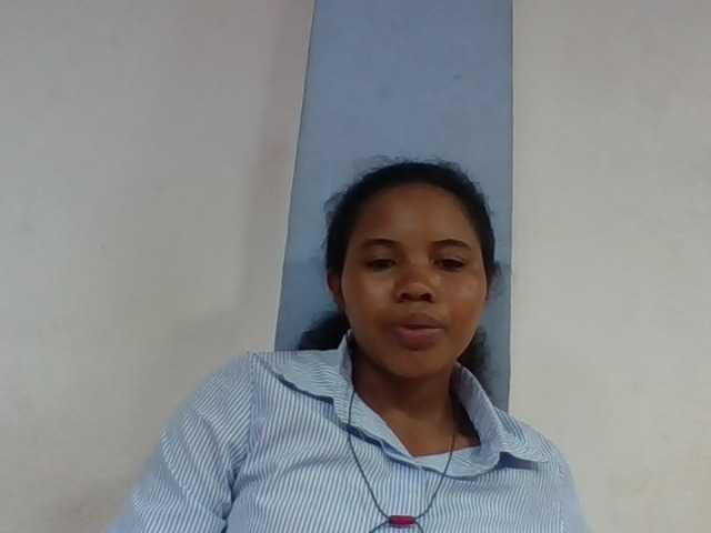 Juliah1a live webcam show