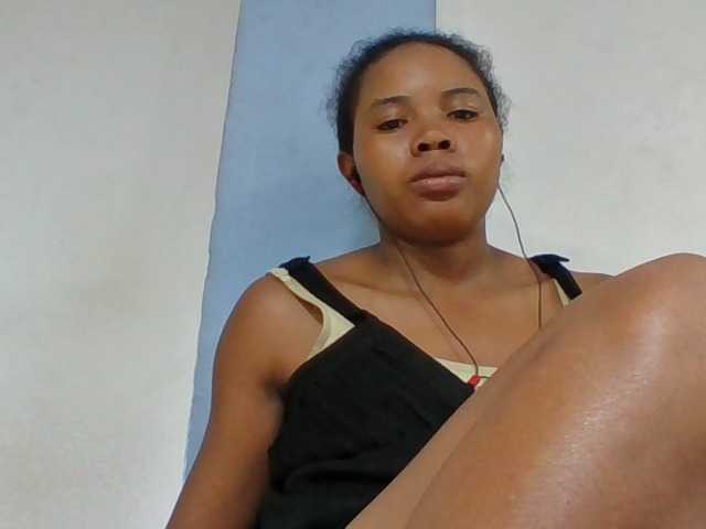 Juliah1a live cam on BongaCams