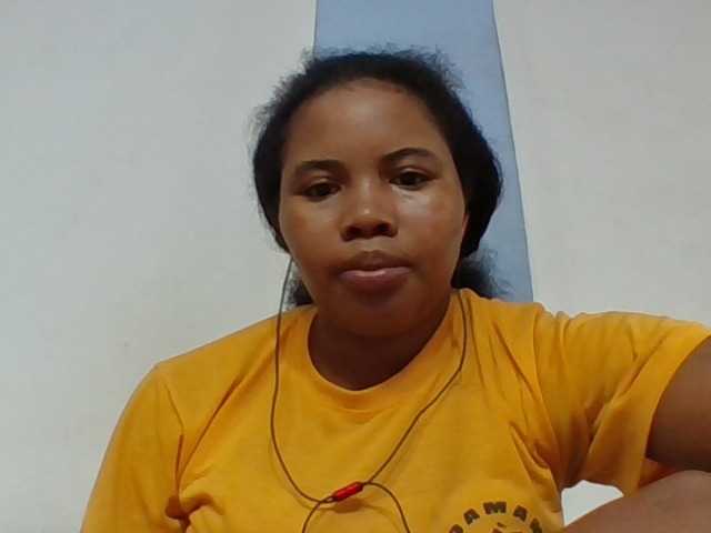 Juliah1a live cam on BongaCams