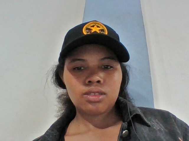 Juliah1a live cam on BongaCams