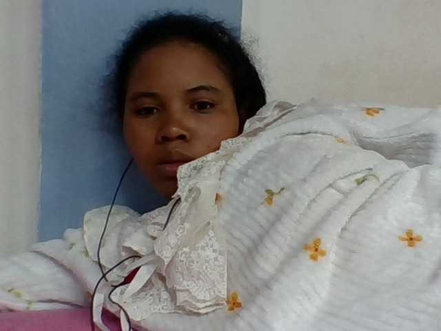 Juliah1a live cam on BongaCams