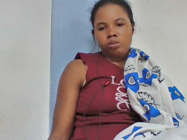 Juliah1a live cam on BongaCams