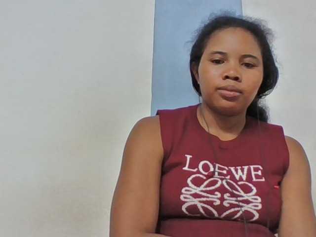 Juliah1a live cam on BongaCams