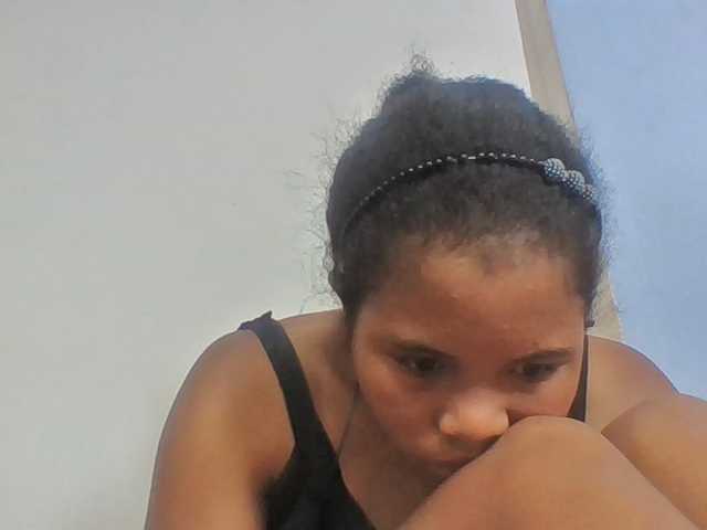 Juliah1a live cam on BongaCams