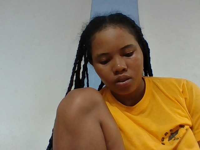 Juliah1a live cam on BongaCams