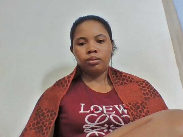 Juliah1a live cam on BongaCams