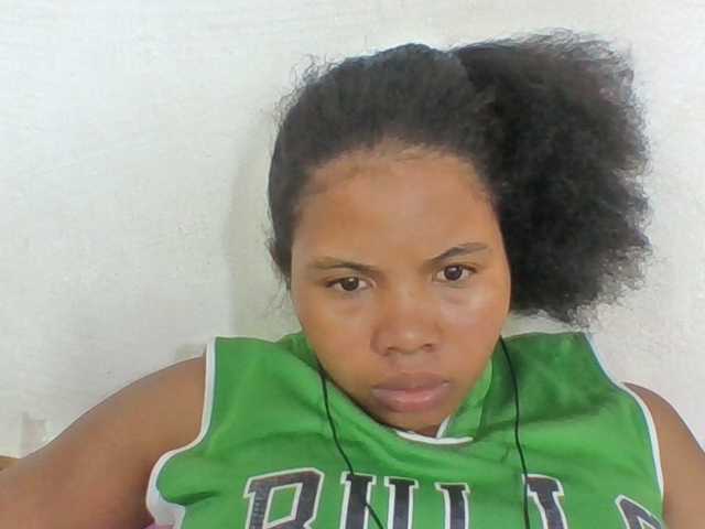 Juliah1a live cam on BongaCams