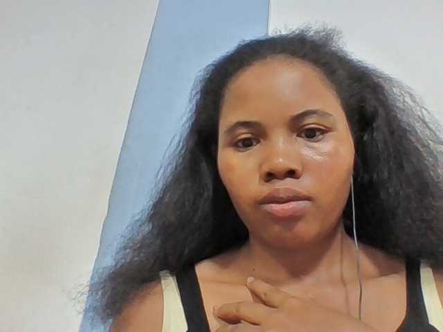 Juliah1a live cam on BongaCams