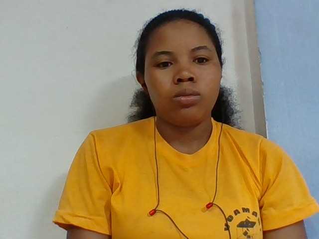 Juliah1a live cam on BongaCams