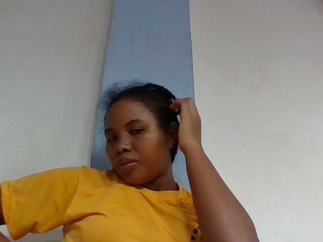 Juliah1a live cam on BongaCams