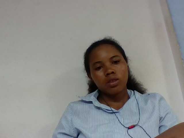 Juliah1a live cam on BongaCams