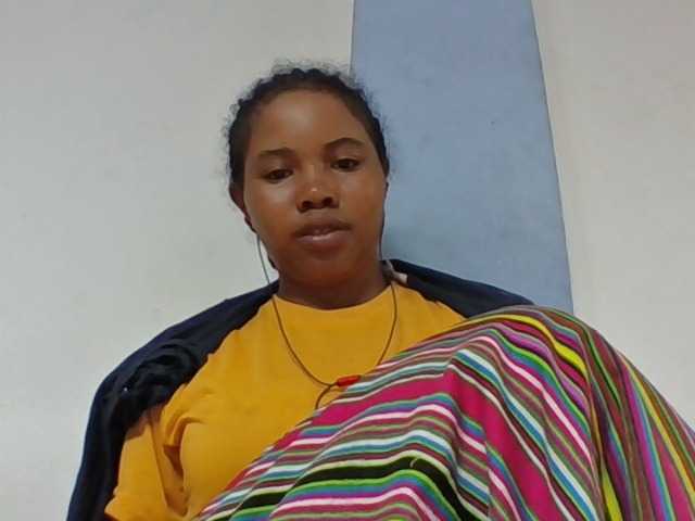 Juliah1a live cam on BongaCams