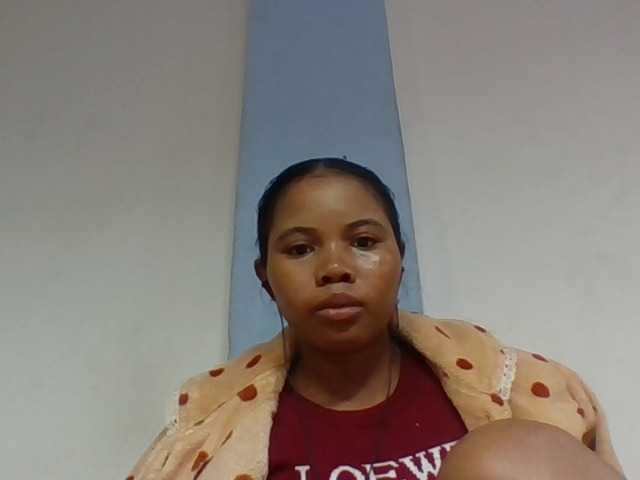 Juliah1a live cam on BongaCams
