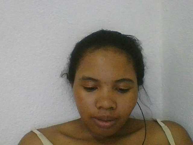 Juliah1a live cam on BongaCams