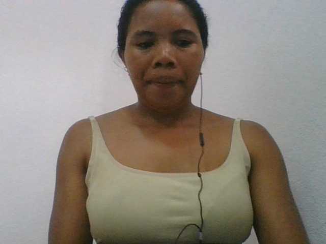 Juliah1a live cam on BongaCams